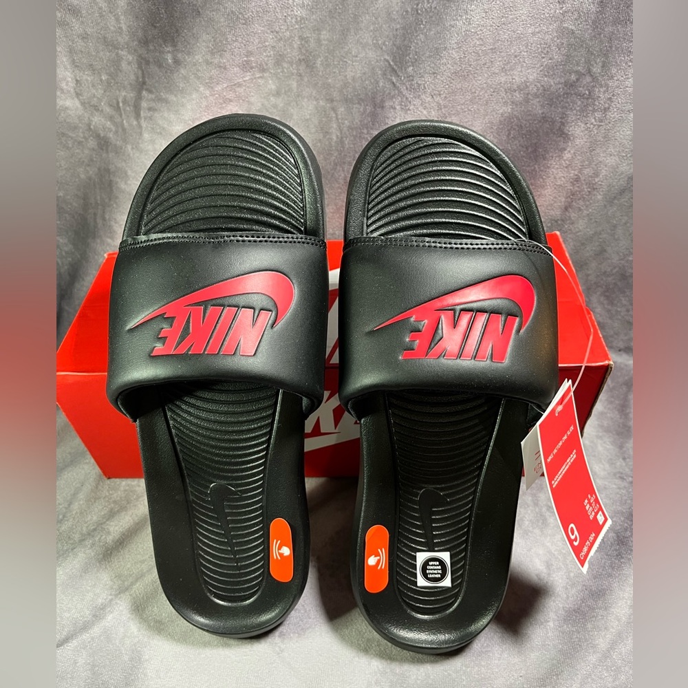 🏀NWT❤️‍🔥 nike bred slides size 9 unisex